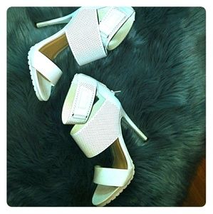Women's white heels size 8.5